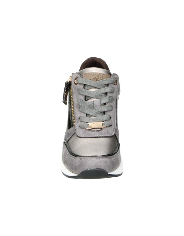 Zapatillas con cuña beige XTI 141874 para mujer online en MEGACALZADO