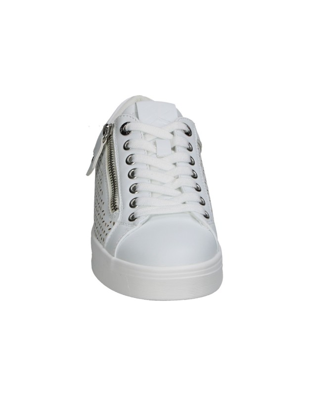 Zapatillas blancas XTI 142490