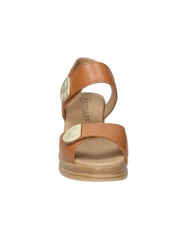 Sandalias de piel con cuña PITILLOS 11054 en color cuero