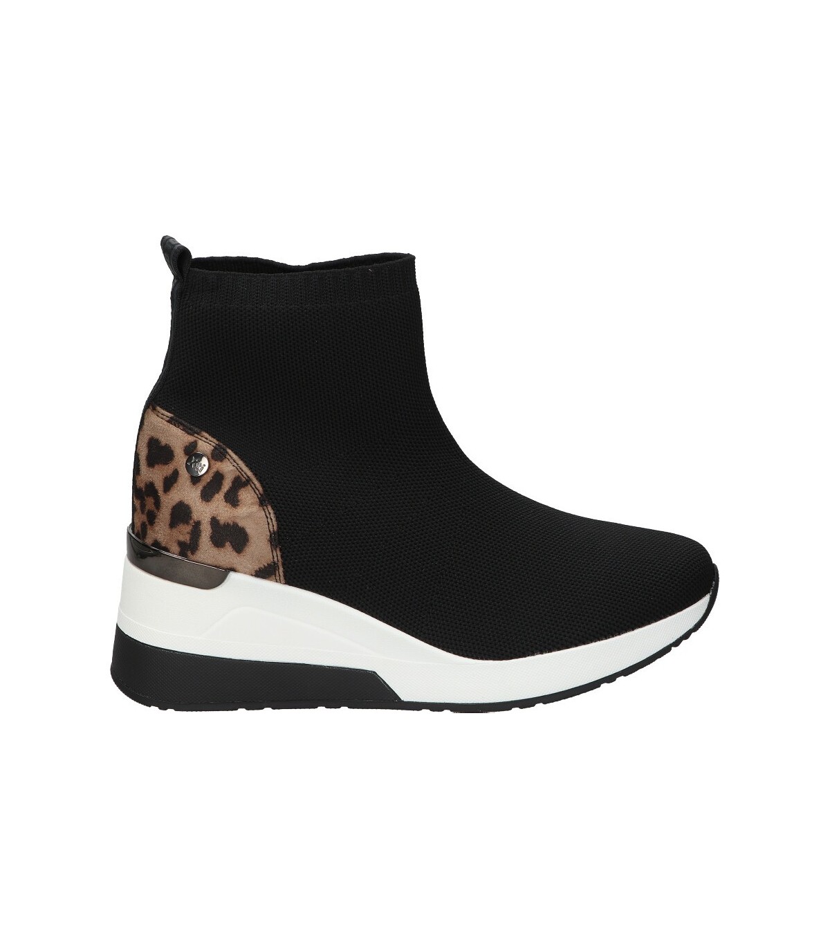 Botines color negro de casual xti 44568